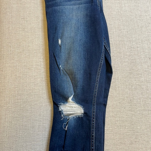 NEW Hollister High-Rise Super Skinny Crop Jeans Dark Destroy - Picture 5 of 10